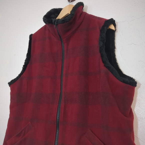 Woolrich Womens Buffalo Plaid Sherpa Lined Winter Christmas Outerwear Vest XL - Picture 2 of 8